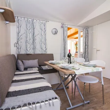 Mobile Homes 'jakov', Camp Soline 4*